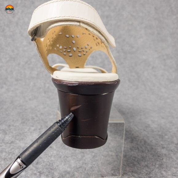 Naturalizer Veda Strappy Sandals White Leather Wedge Heel Coquette Women's Sz 9M - Picture 9 of 10